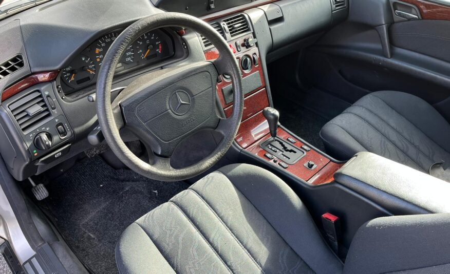 Masini Funerare – Dricuri Pilato . Mercedes Benz W 210 Pilato 1996